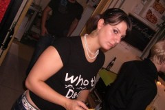 06-10-28_WhoKnows-pic02
