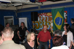 Who-knows-100420100011