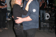 Who-knows-100420100020